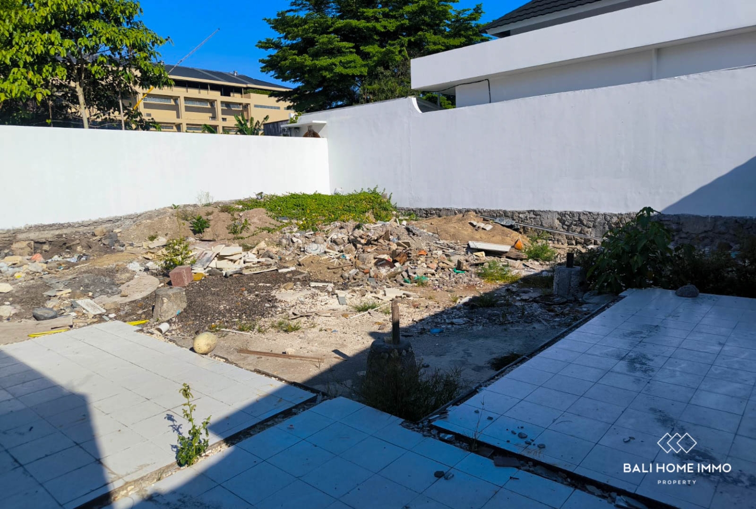 Streetfront 244 m² Land for Sale in Kerobokan view 2