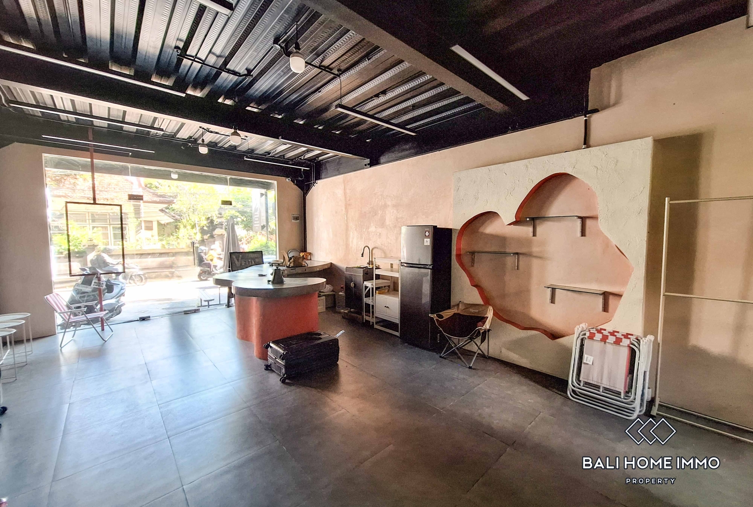 Streetfront Commercial Space for Rent in Canggu Berawa view 2