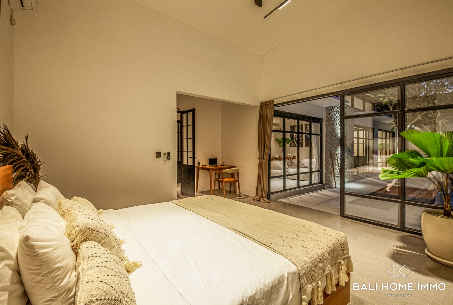 Stunning 3 Bedroom Villa for Monthly rental in Bali Umalas view 14