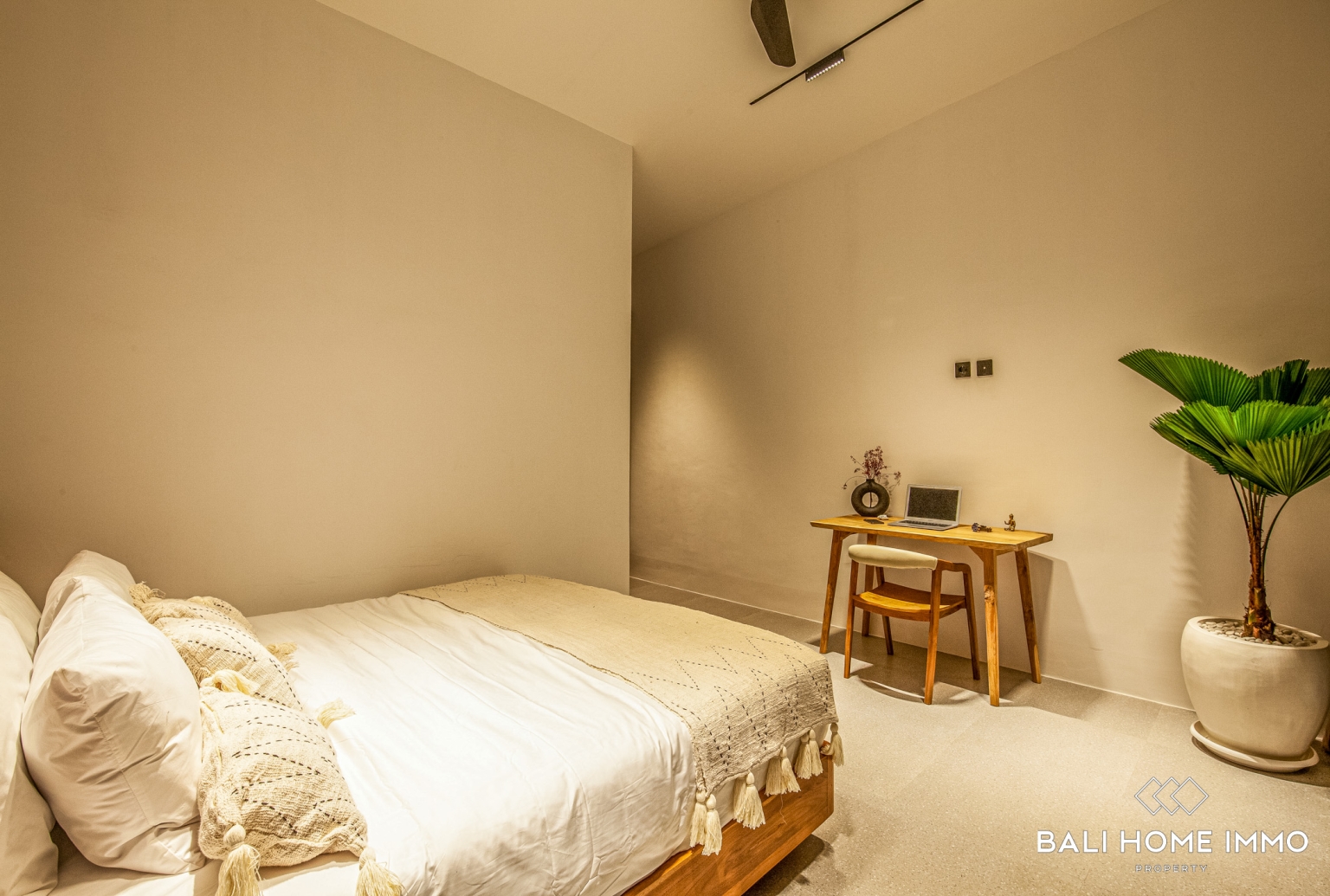 Stunning 3 Bedroom Villa for Monthly rental in Bali Umalas view 12