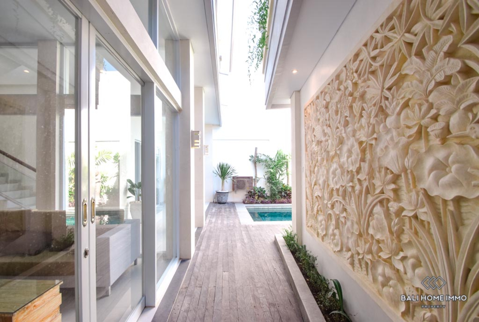 Superbe villa de 3 chambres à louer dans le quartier résidentiel de Canggu view 2