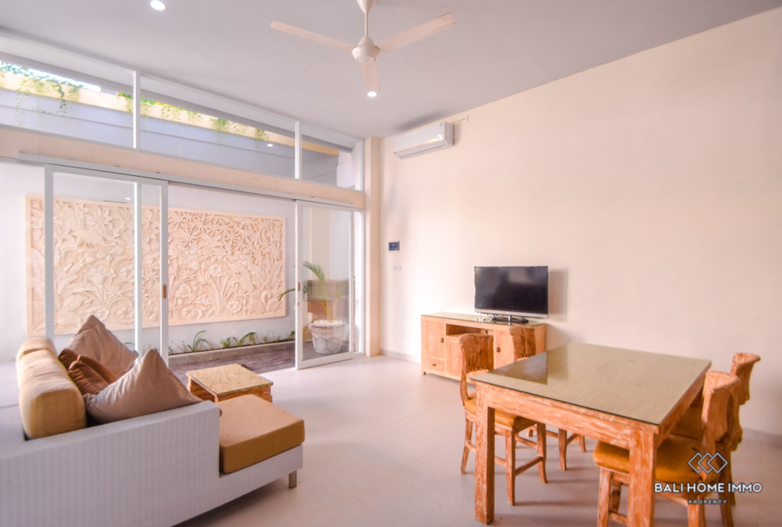 Superbe villa de 3 chambres à louer dans le quartier résidentiel de Canggu view 3