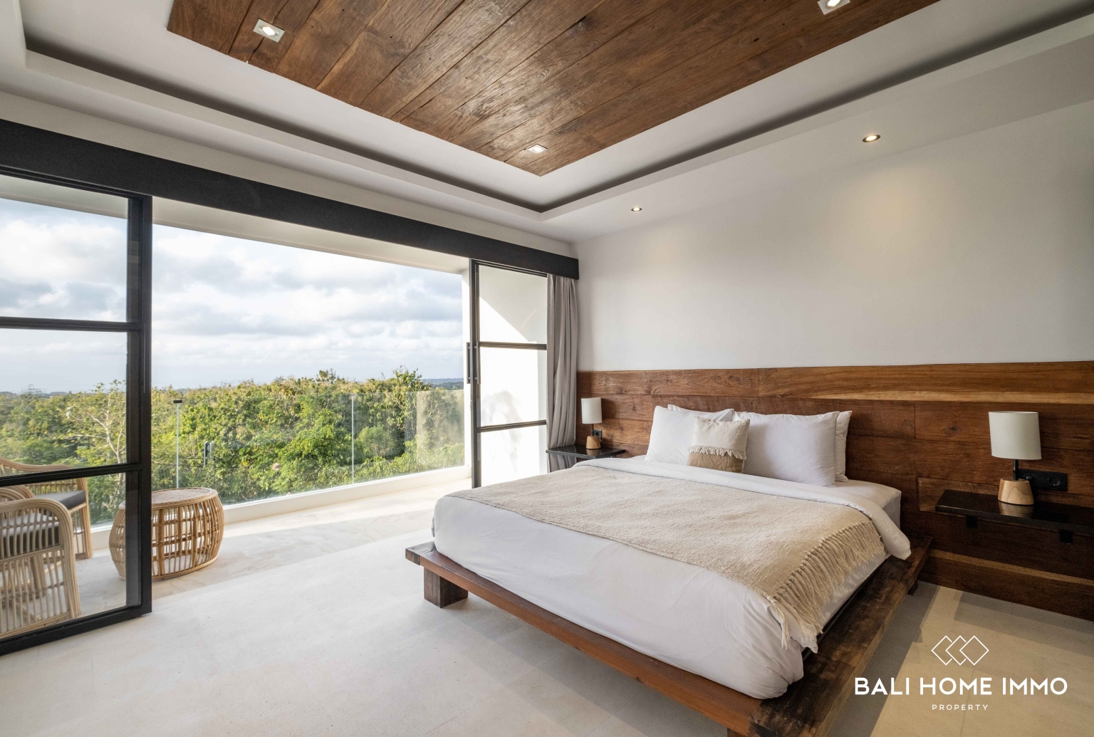 STUNNING 3 BEDROOM VILLA WITH OCEAN VIEW FOR SALE LEASEHOLD IN BINGIN view 13