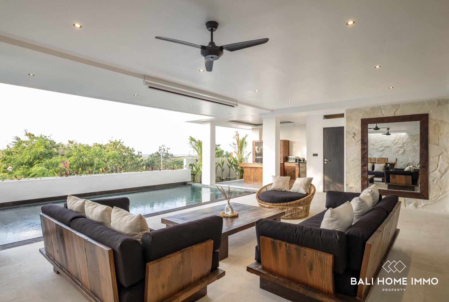 STUNNING 3 BEDROOM VILLA WITH OCEAN VIEW FOR SALE LEASEHOLD IN BINGIN view 6