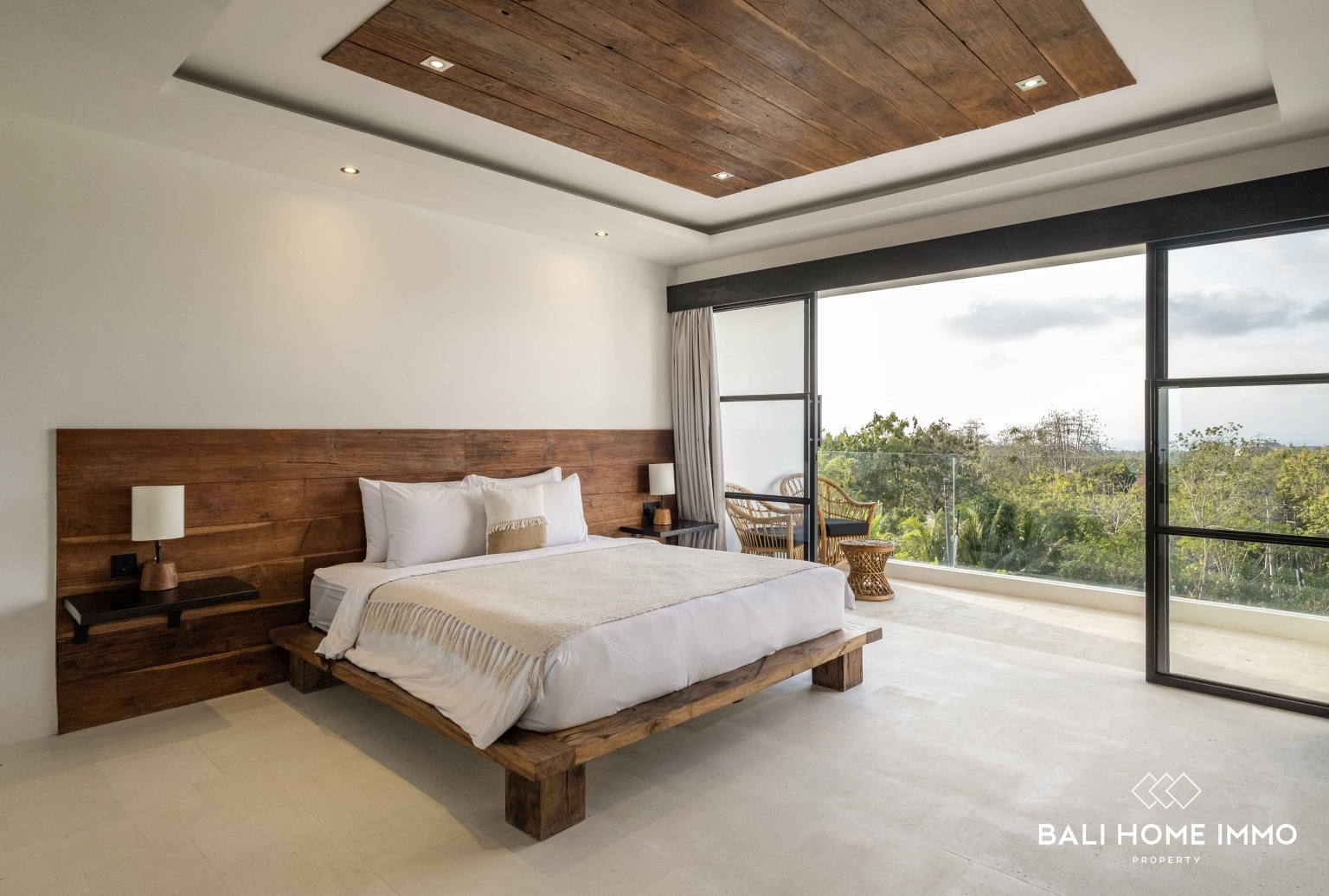 STUNNING 3 BEDROOM VILLA WITH OCEAN VIEW FOR SALE LEASEHOLD IN BINGIN view 16