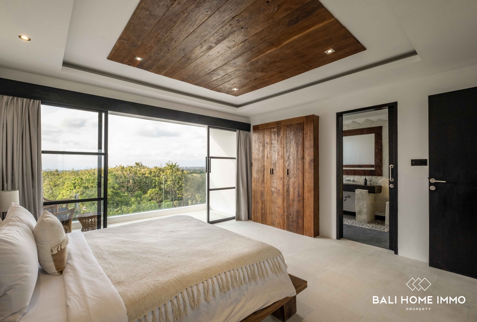 STUNNING 3 BEDROOM VILLA WITH OCEAN VIEW FOR SALE LEASEHOLD IN BINGIN view 17