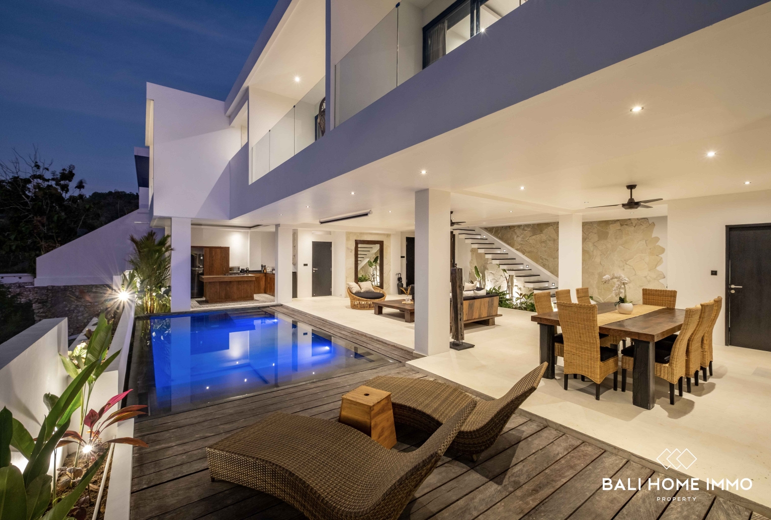 STUNNING 3 BEDROOM VILLA WITH OCEAN VIEW FOR SALE LEASEHOLD IN BINGIN view 5