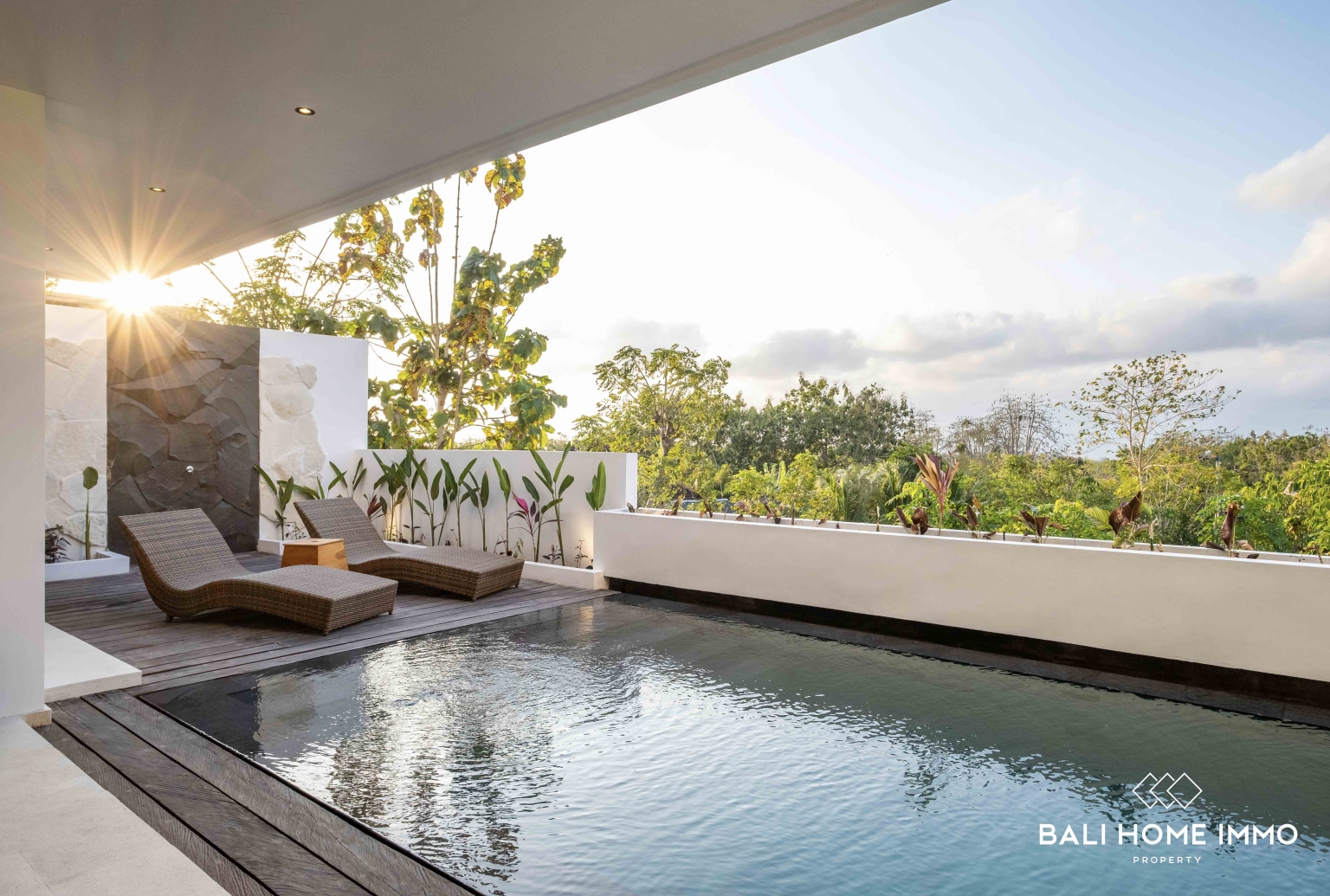 STUNNING 3 BEDROOM VILLA WITH OCEAN VIEW FOR SALE LEASEHOLD IN BINGIN view 3