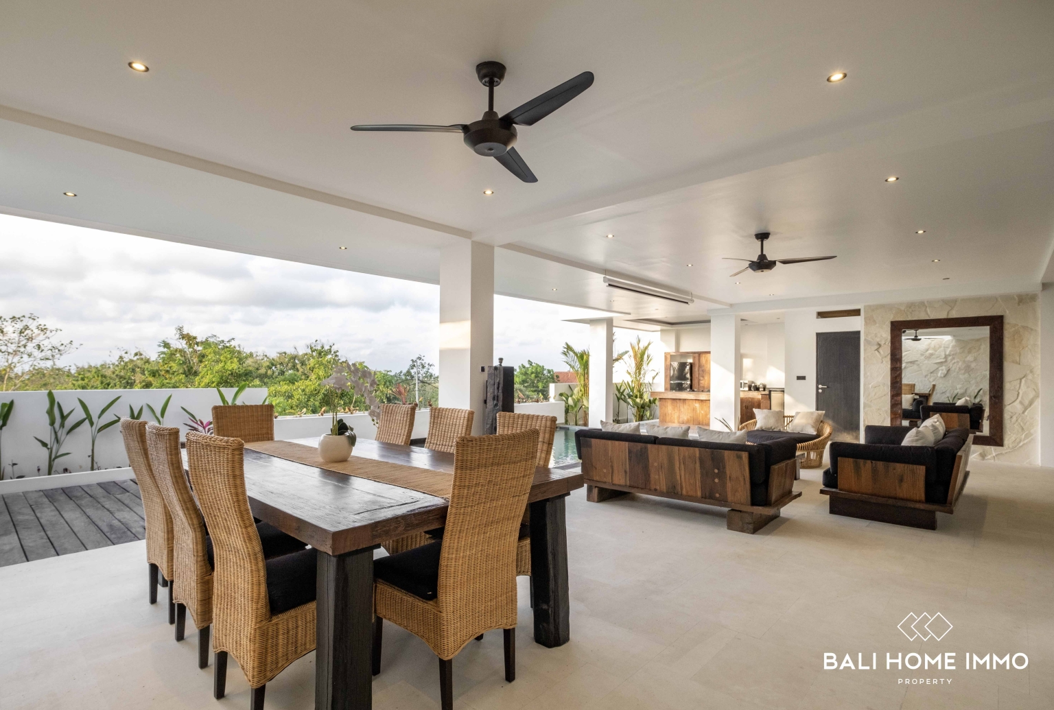 STUNNING 3 BEDROOM VILLA WITH OCEAN VIEW FOR SALE LEASEHOLD IN BINGIN view 9