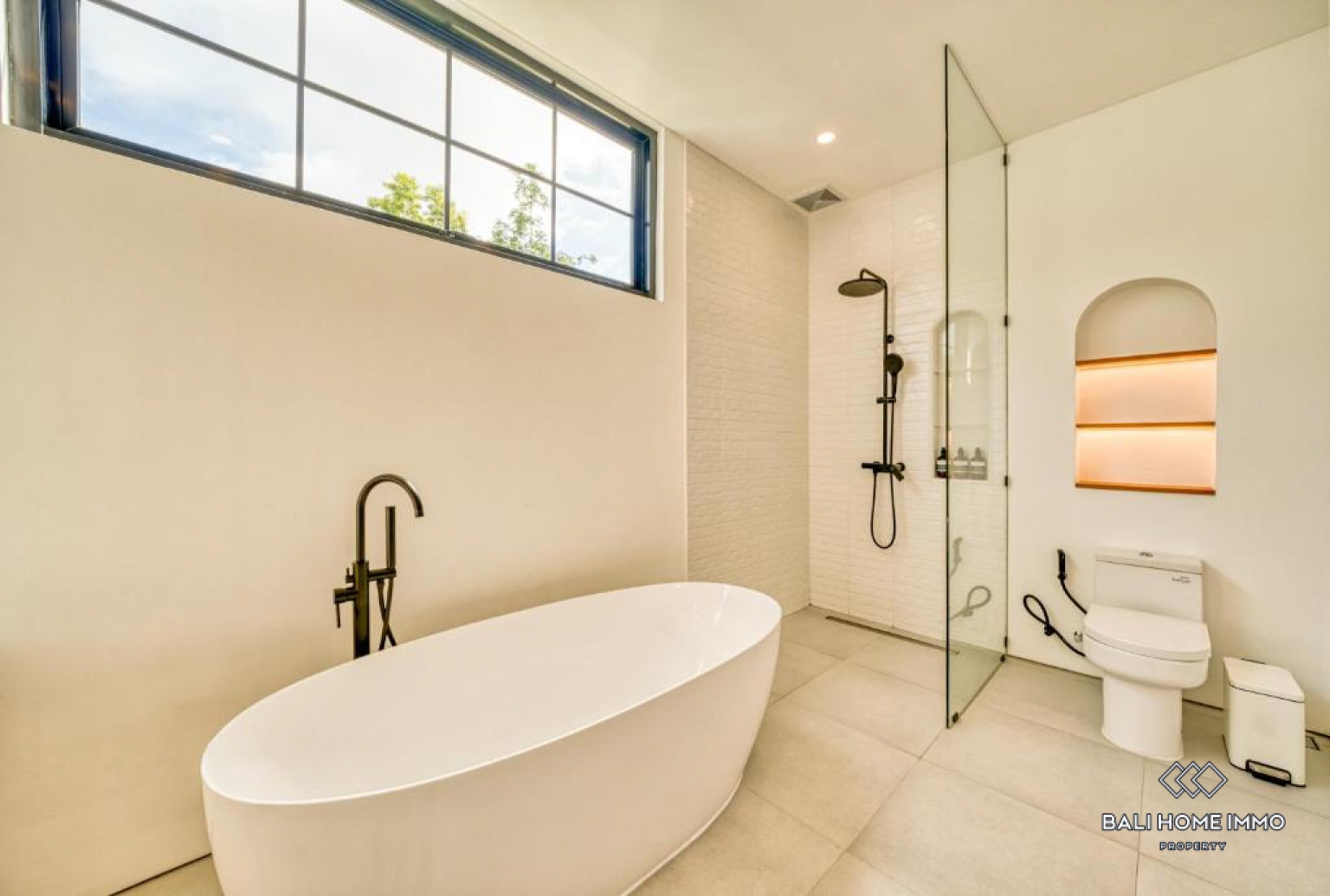 STUNNING 3 BEDROOMS VILLA FOR MONTHLY RENTAL IN ULUWATU - PECATU view 25