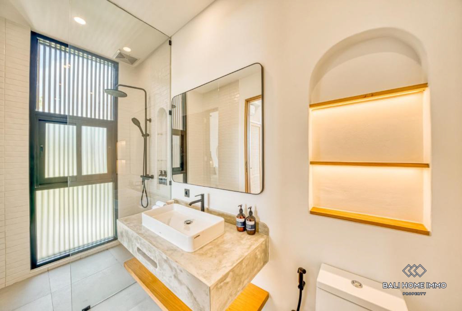 STUNNING 3 BEDROOMS VILLA FOR MONTHLY RENTAL IN ULUWATU - PECATU view 23