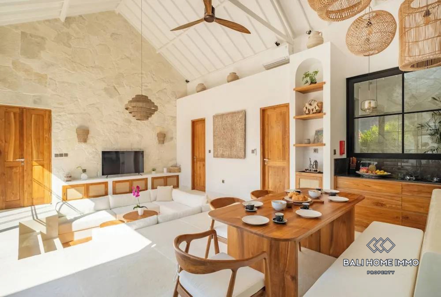 STUNNING 3 BEDROOMS VILLA FOR MONTHLY & YEARLY RENTAL IN ULUWATU view 5
