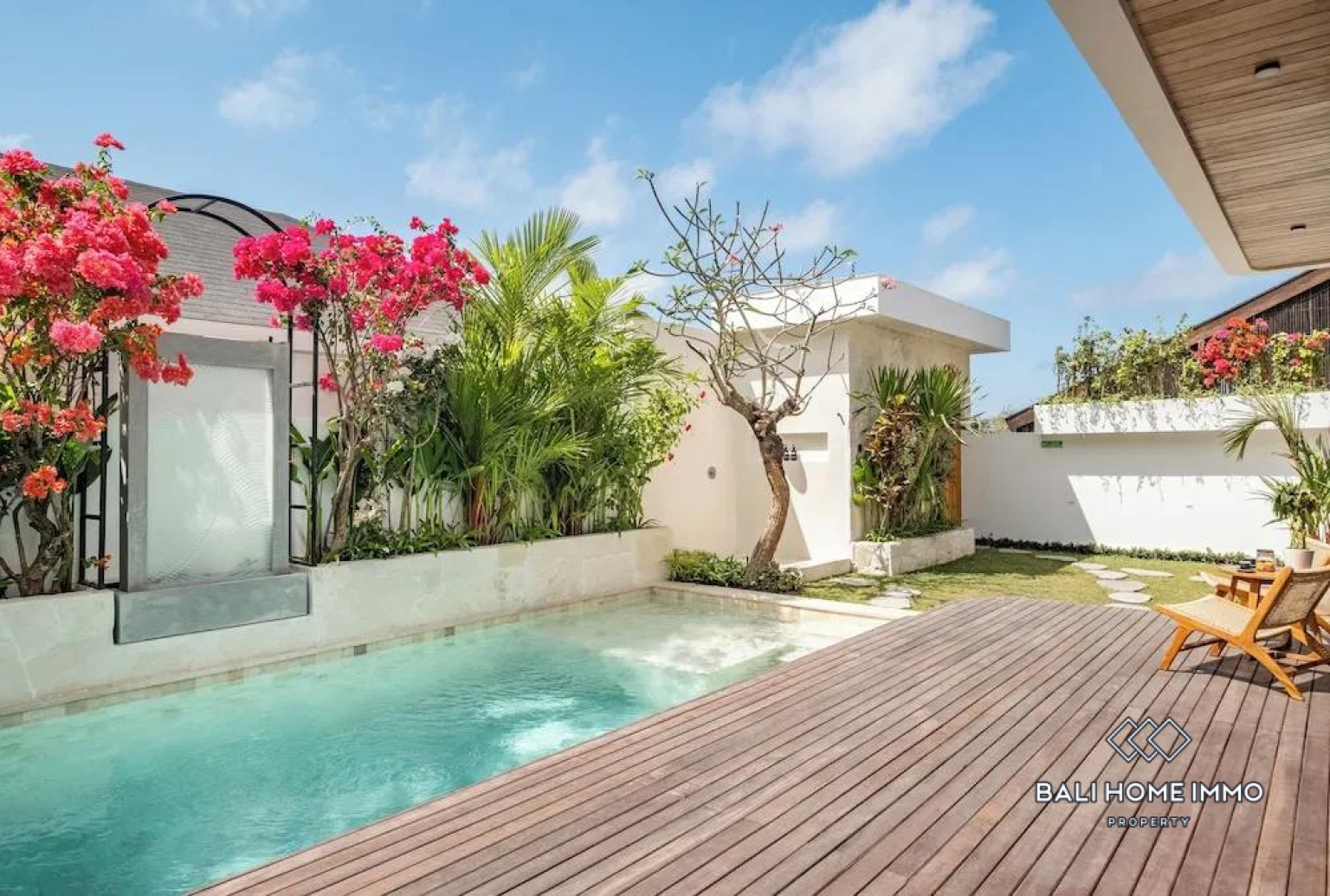 STUNNING 3 BEDROOMS VILLA FOR MONTHLY & YEARLY RENTAL IN ULUWATU view 2