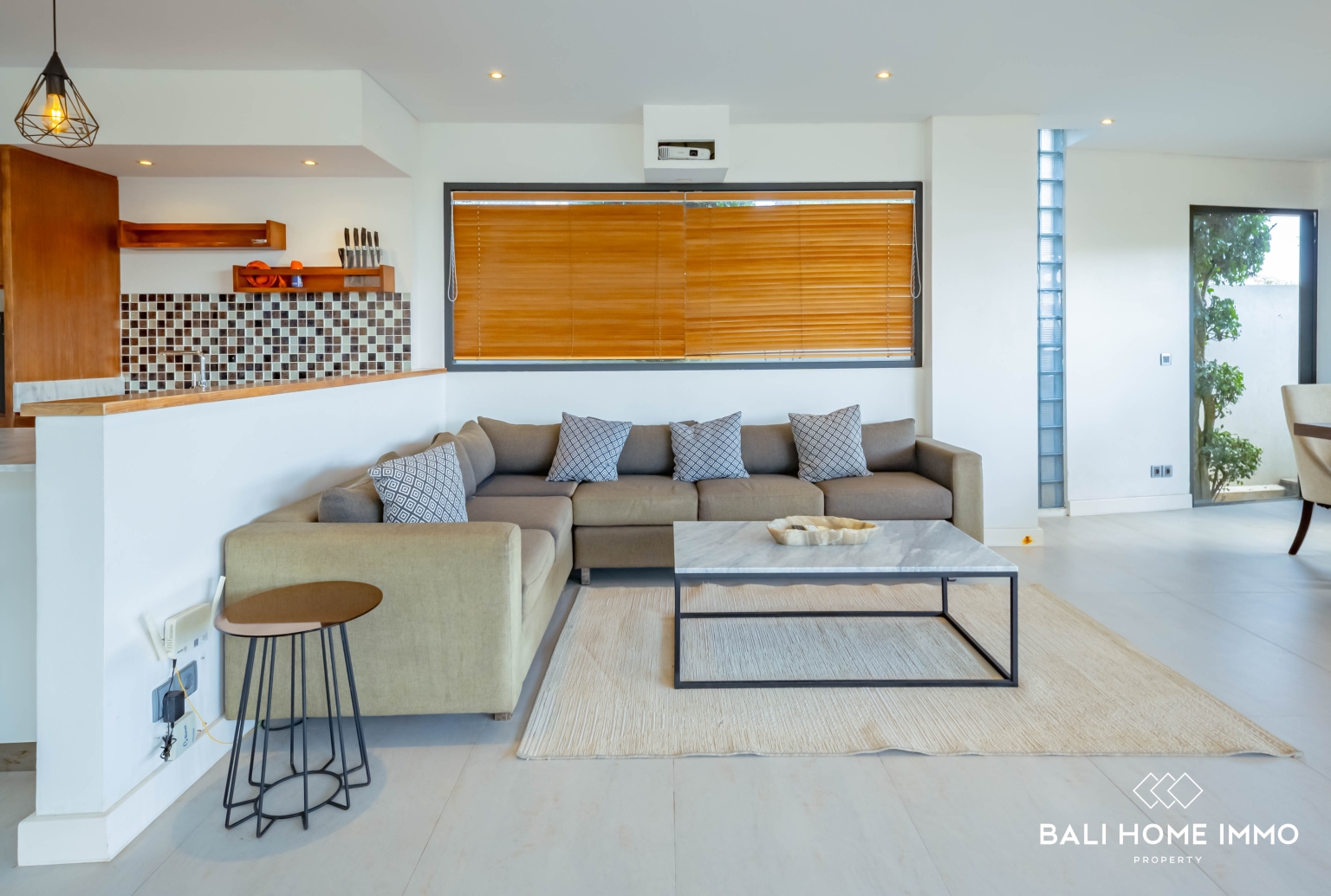 STUNNING 3 BEDROOMS VILLA FOR SALE and Rent IN BALI ULUWATU UNGASAN view 6