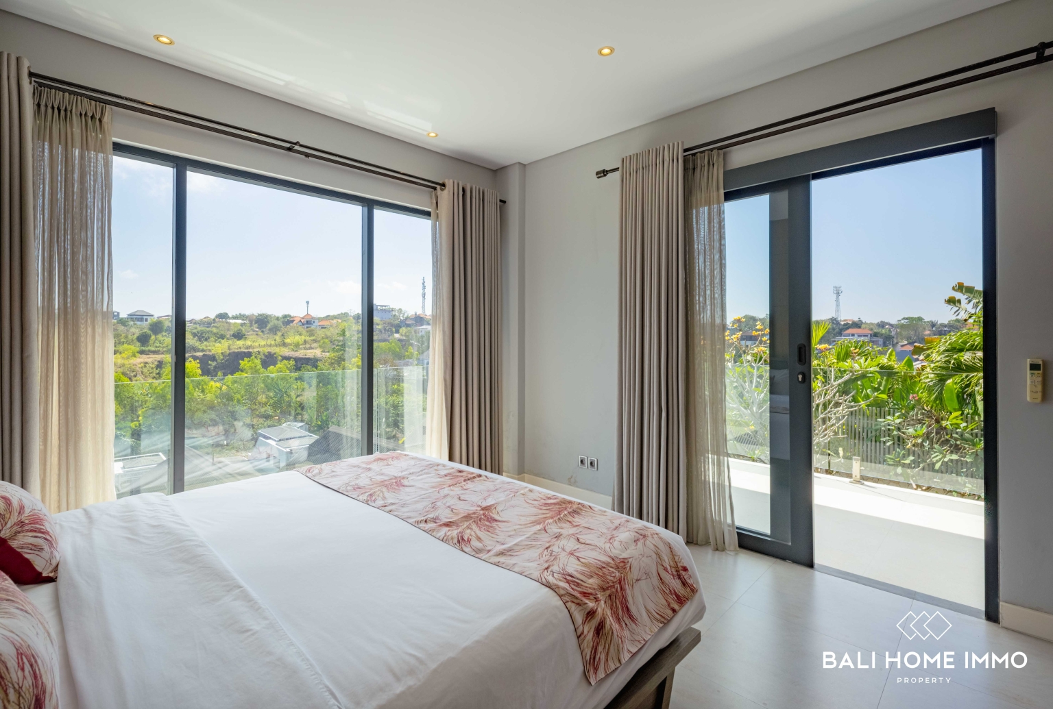 STUNNING 3 BEDROOMS VILLA FOR SALE and Rent IN BALI ULUWATU UNGASAN view 15