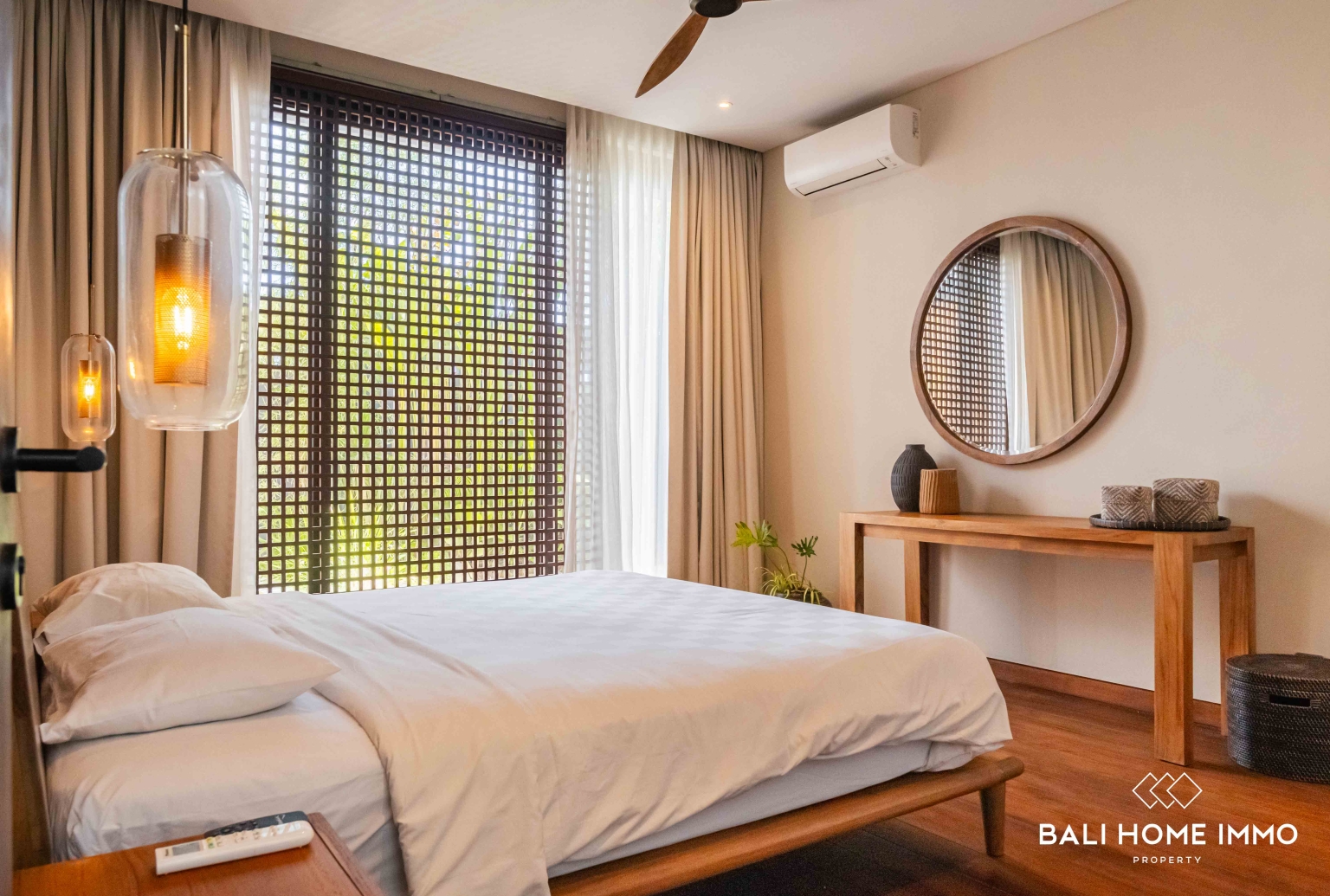 Stunning 3 bedrooms villa for sale leasehold in Bali Pererenan Lyma beach view 15