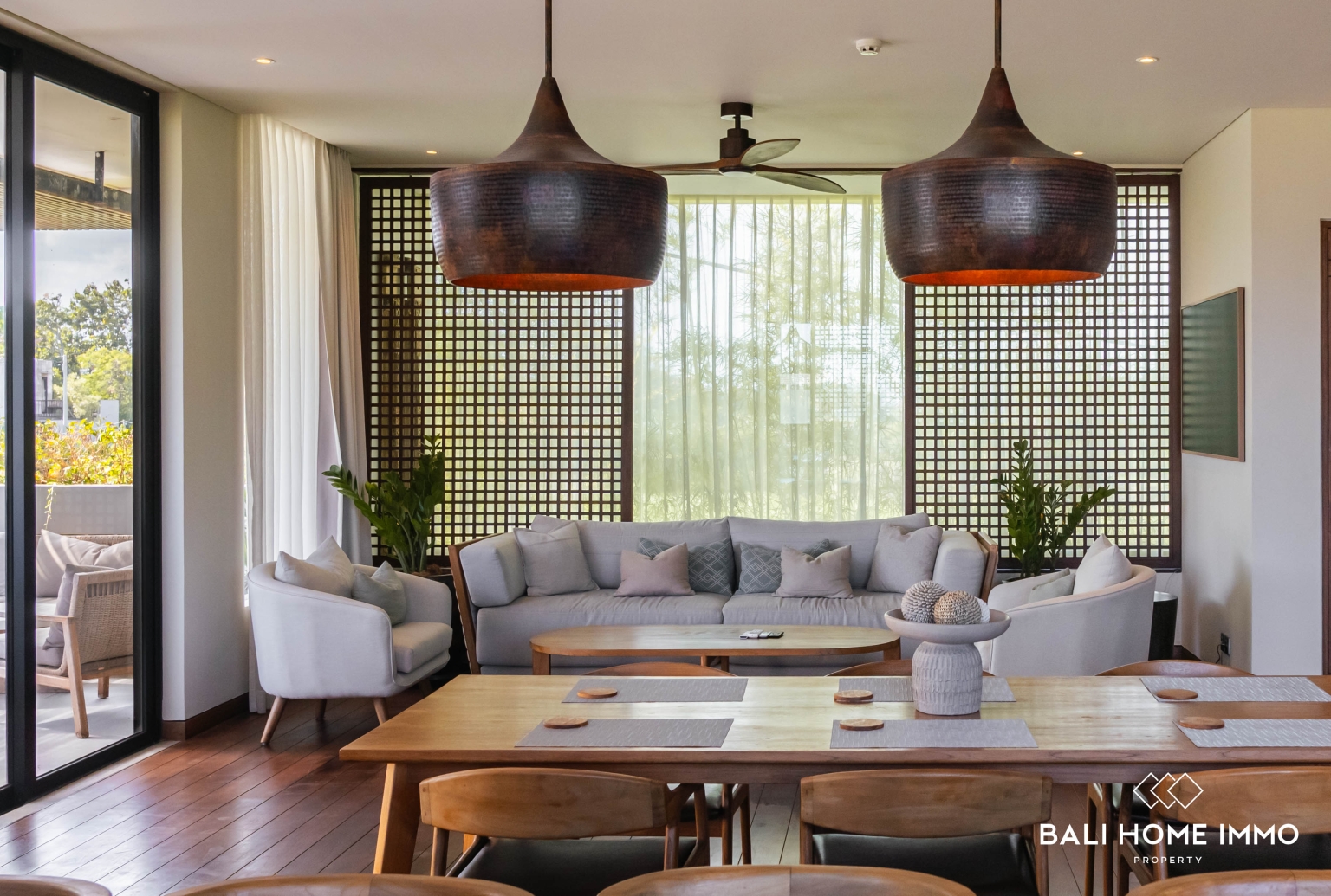 Stunning 3 bedrooms villa for sale leasehold in Bali Pererenan Lyma beach view 3