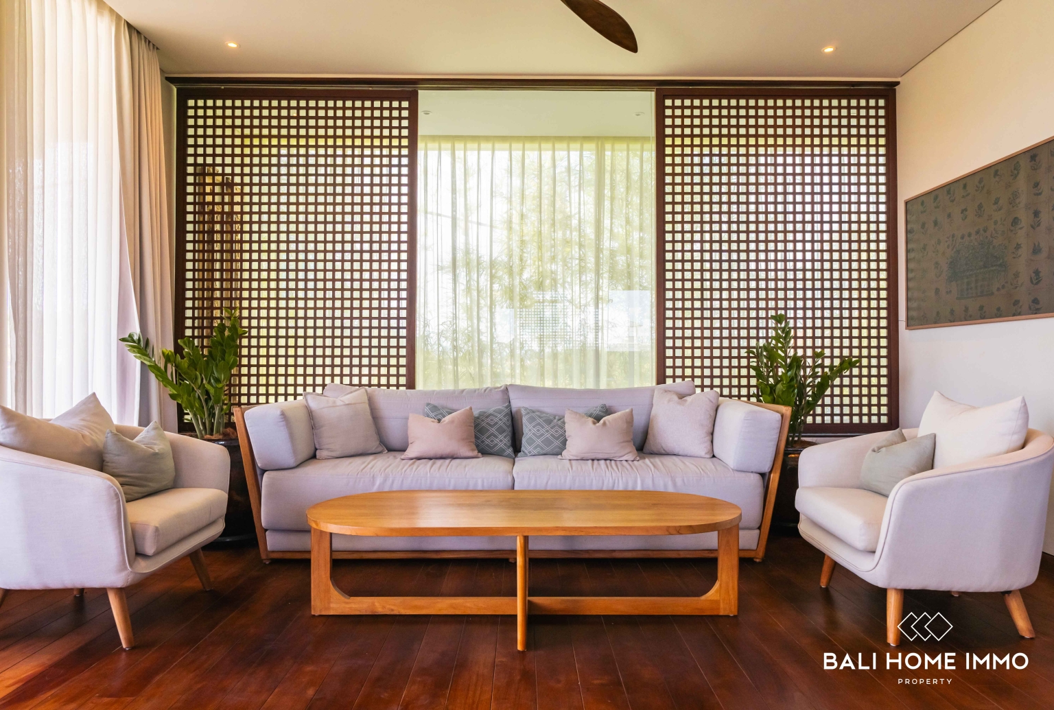 Stunning 3 bedrooms villa for sale leasehold in Bali Pererenan Lyma beach view 2