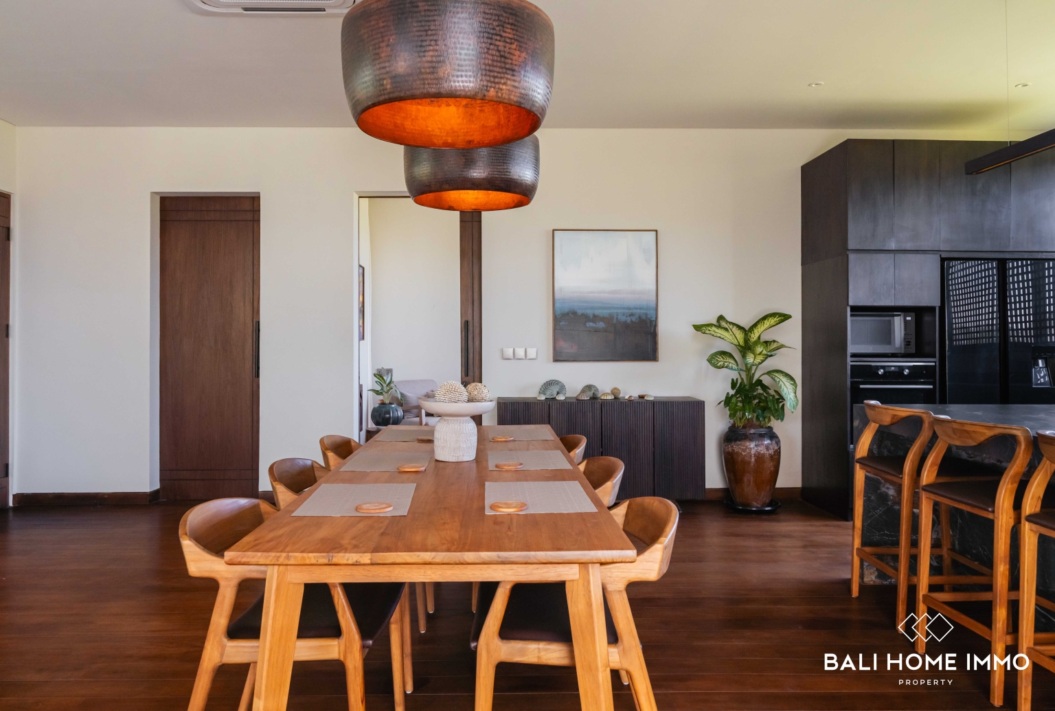 Stunning 3 bedrooms villa for sale leasehold in Bali Pererenan Lyma beach view 9