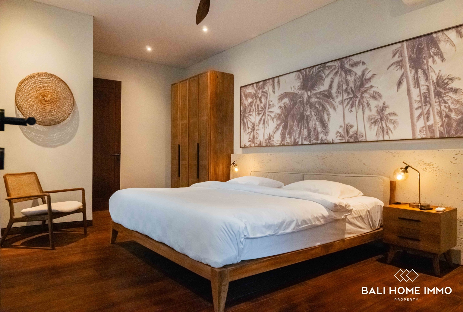 Stunning 3 bedrooms villa for sale leasehold in Bali Pererenan Lyma beach view 14