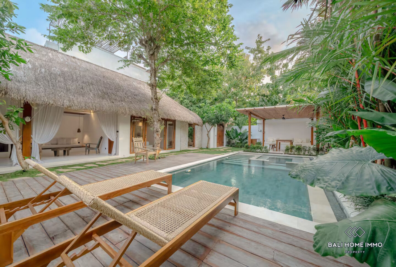 STUNNING 3 BEDROOMS VILLA FOR YEARLY & MONTHLY RENTAL IN ULUWATU - BINGIN view 2