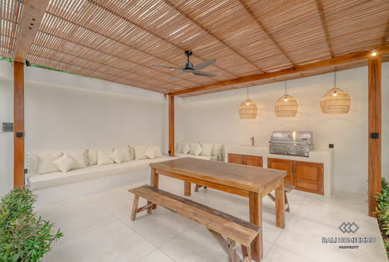 STUNNING 3 BEDROOMS VILLA FOR YEARLY & MONTHLY RENTAL IN ULUWATU - BINGIN view 4