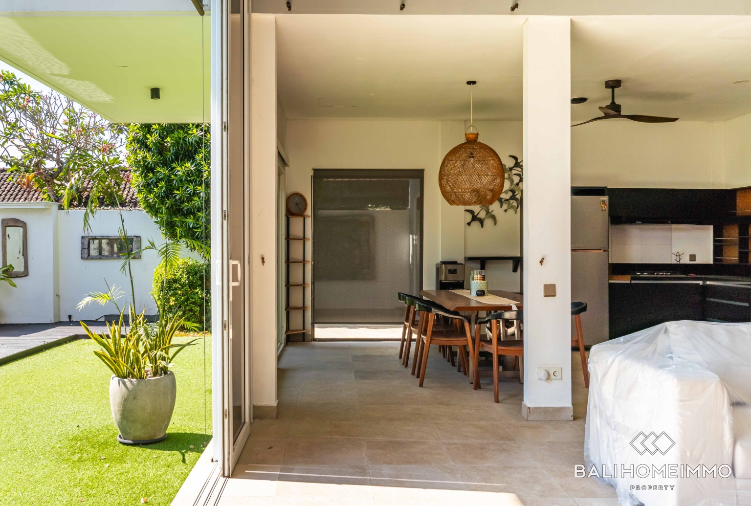 Stunning 4 Bedroom Villa for Sale and Rent in Bali Canggu Residential Side view 6