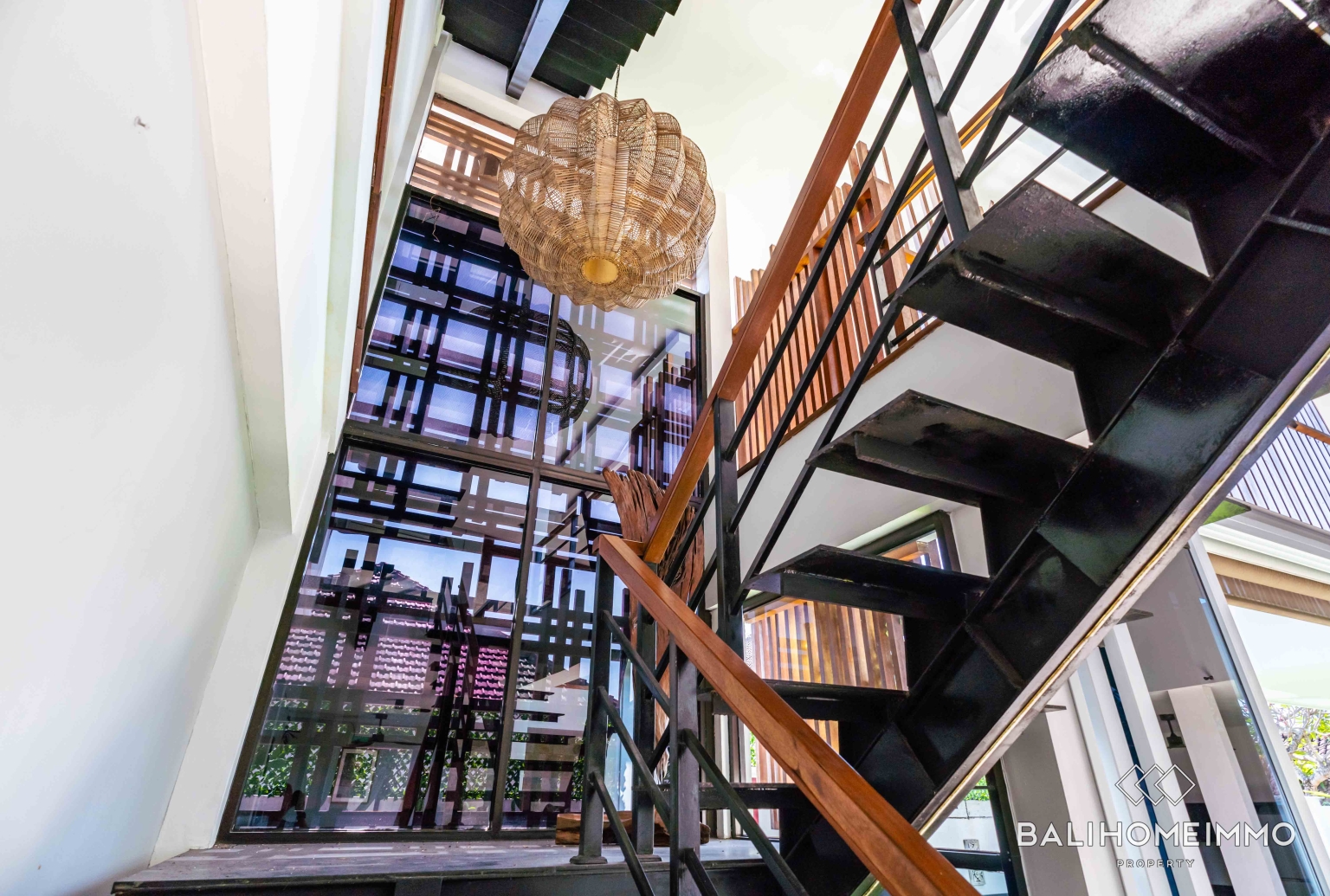 Stunning 4 Bedroom Villa for Sale and Rent in Bali Canggu Residential Side view 8