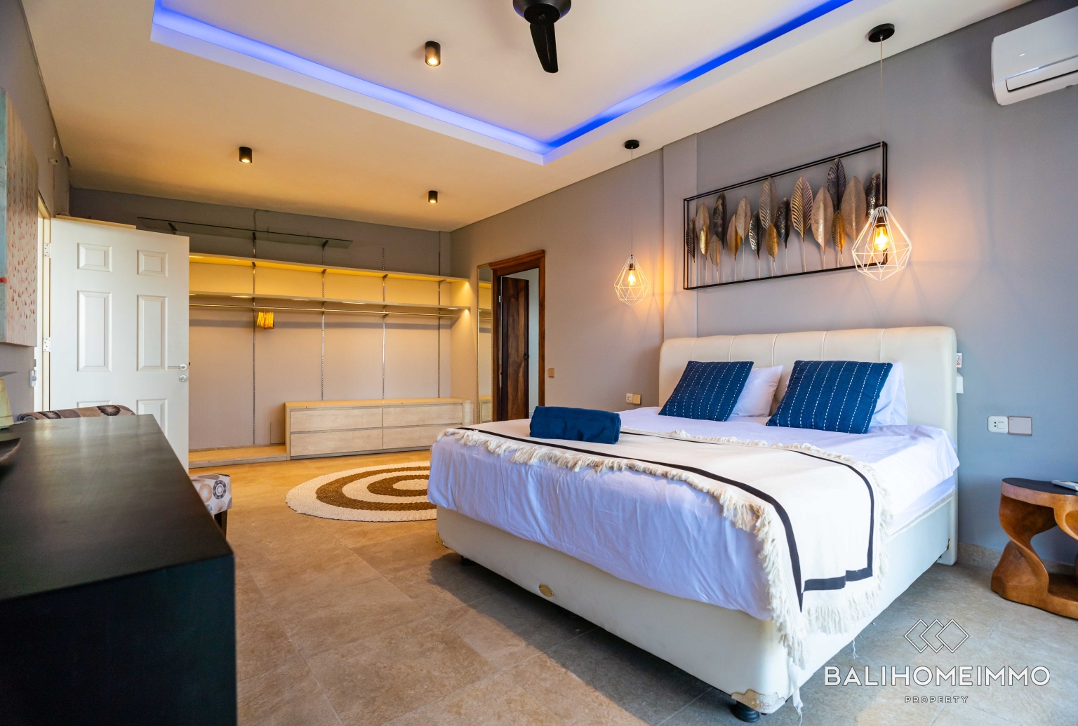 Stunning 4 Bedroom Villa for Sale and Rent in Bali Canggu Residential Side view 20