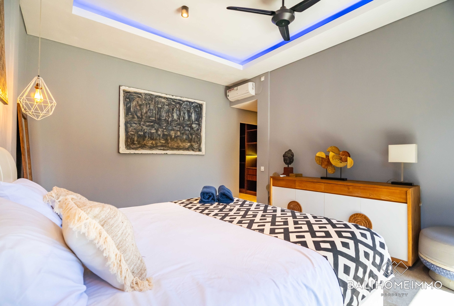 Stunning 4 Bedroom Villa for Sale and Rent in Bali Canggu Residential Side view 12