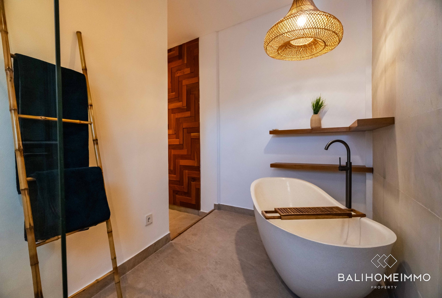 Stunning 4 Bedroom Villa for Sale and Rent in Bali Canggu Residential Side view 27
