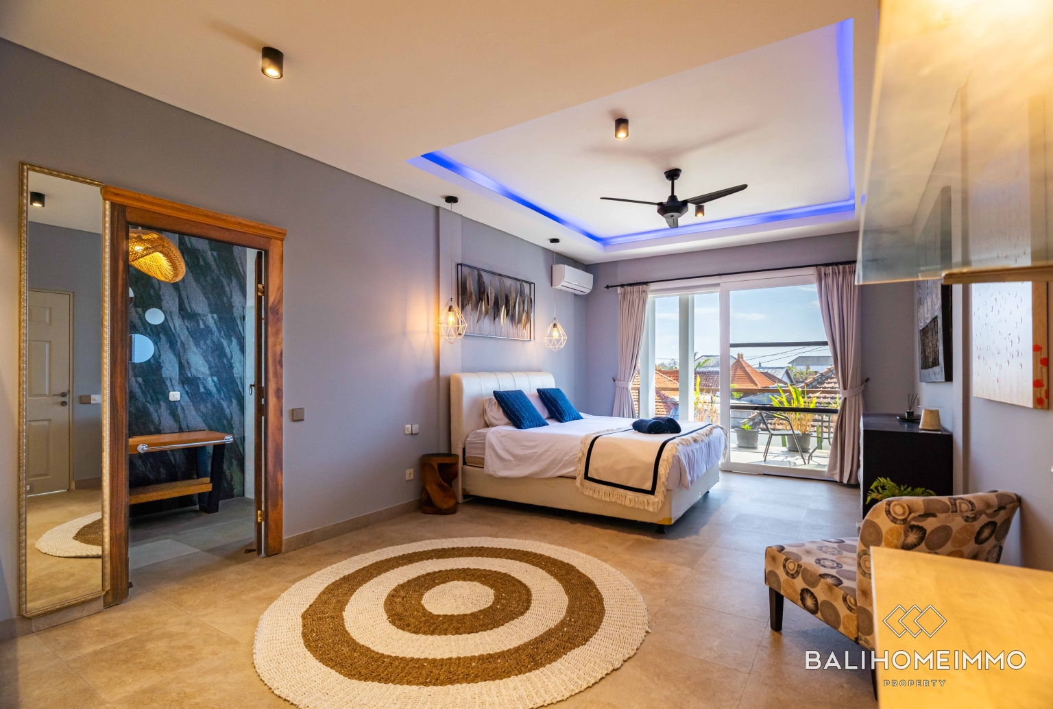 Stunning 4 Bedroom Villa for Sale and Rent in Bali Canggu Residential Side view 18