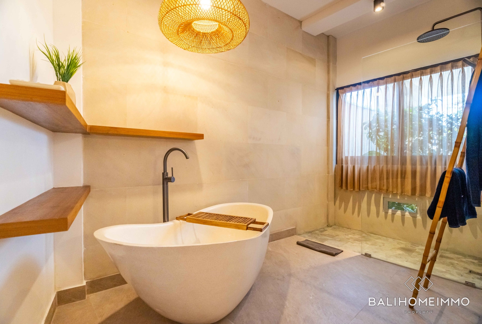 Stunning 4 Bedroom Villa for Sale and Rent in Bali Canggu Residential Side view 26