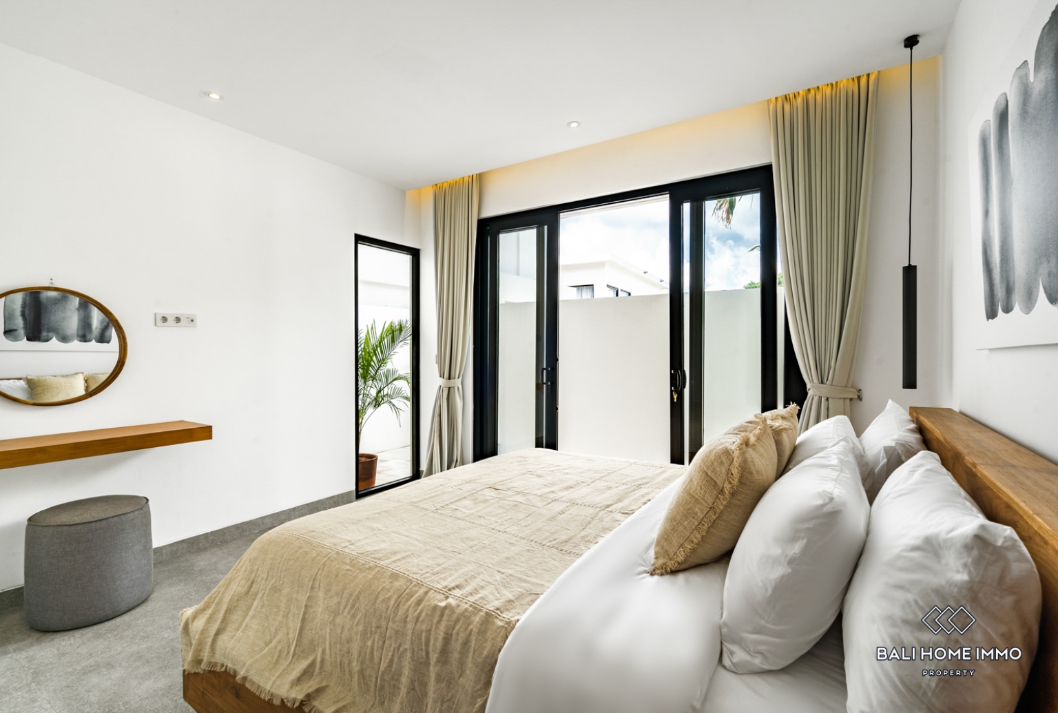 Stunning 4 Bedroom villa for sale leasehold in Bali Umalas view 9