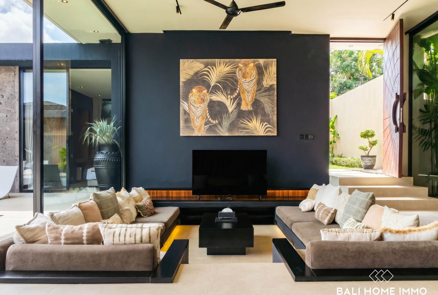 Villa baru menakjubkan dengan 4 kamar tidur dijual di Bali - Umalas view 4