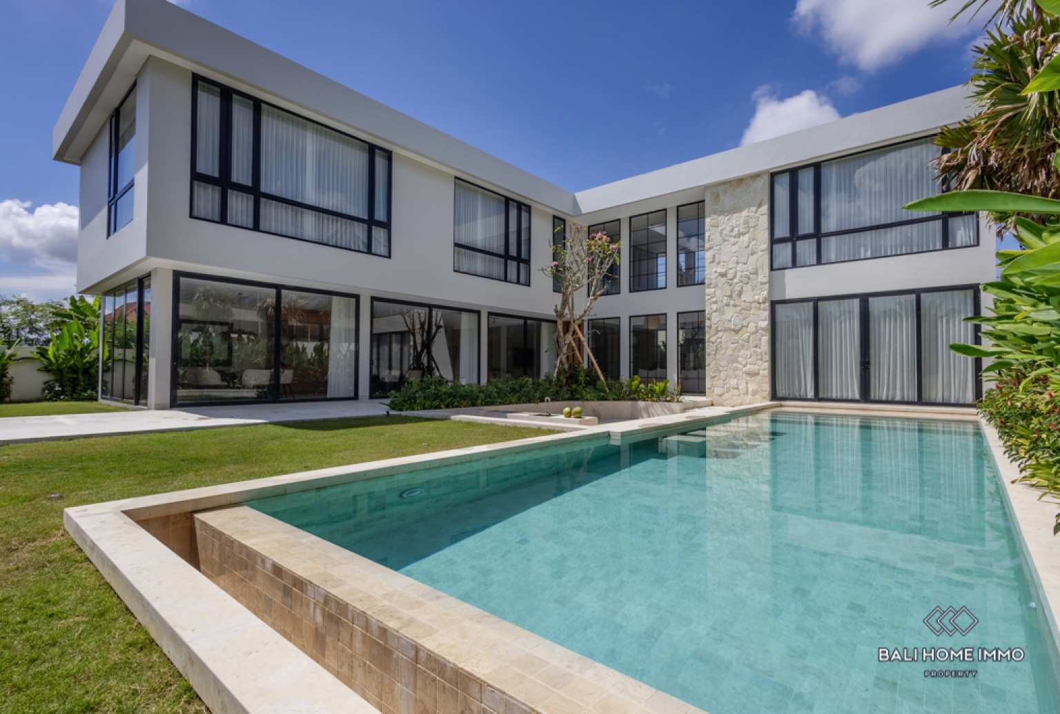 Stunning 5 Bedroom for Sale Leasehold in Bali Umalas view 22