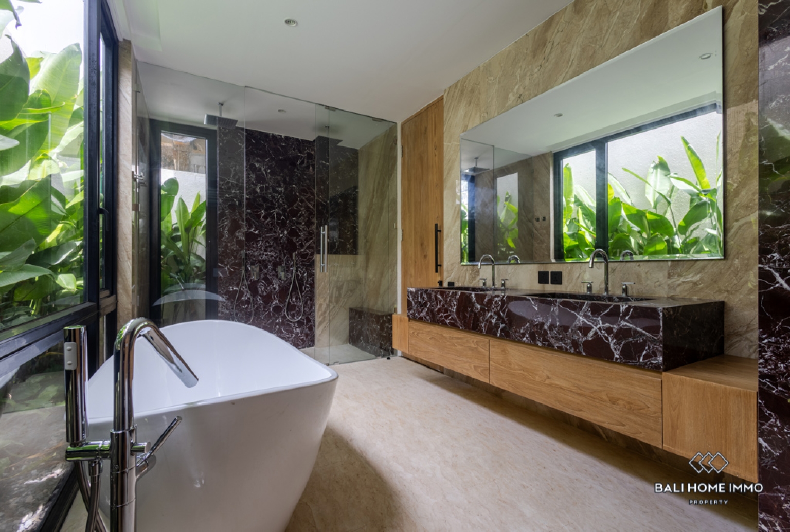Stunning 5 Bedroom for Sale Leasehold in Bali Umalas view 19
