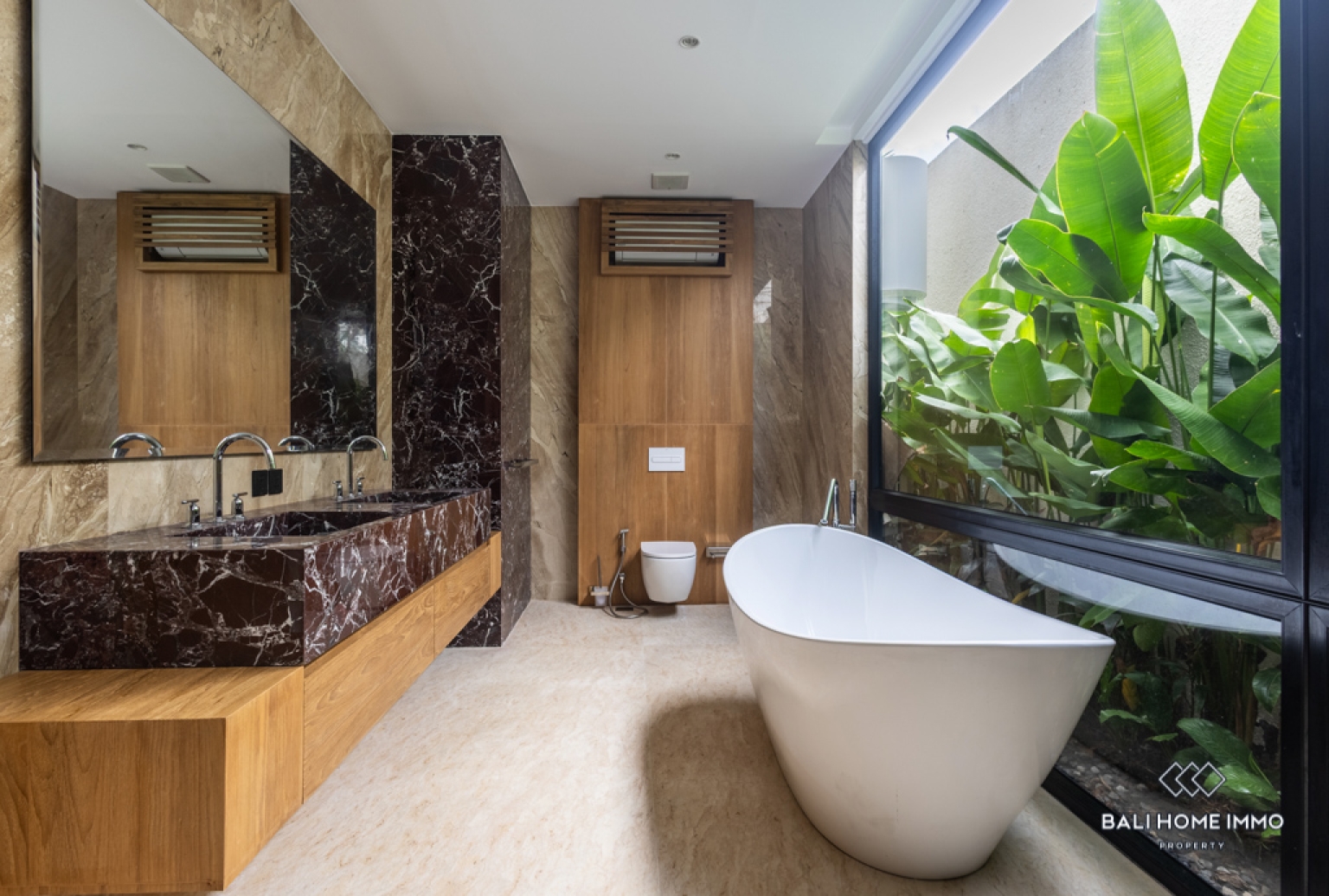 Stunning 5 Bedroom for Sale Leasehold in Bali Umalas view 21
