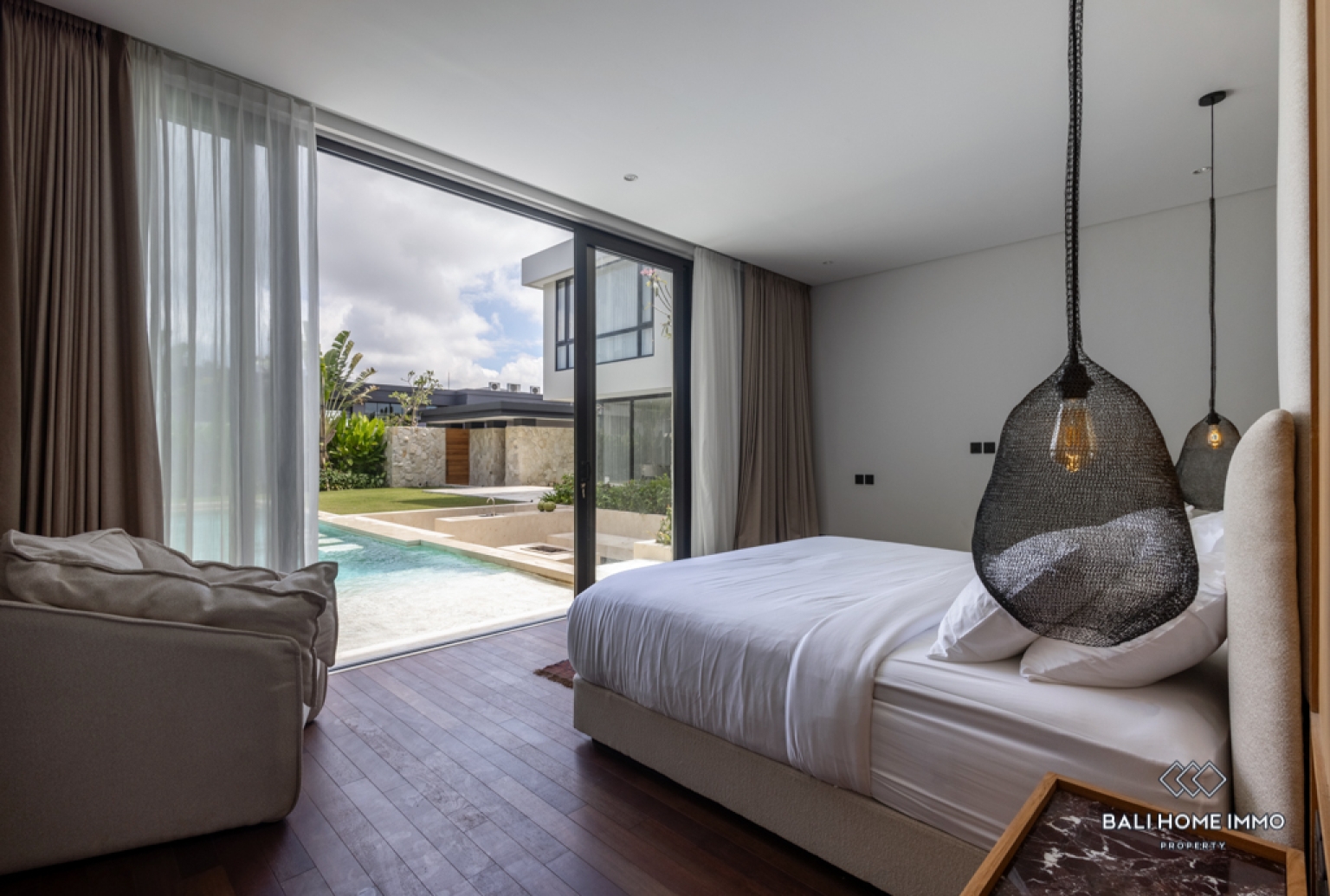 Stunning 5 Bedroom for Sale Leasehold in Bali Umalas view 15
