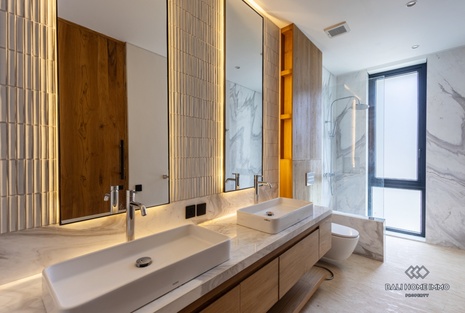 Stunning 5 Bedroom for Sale Leasehold in Bali Umalas view 20