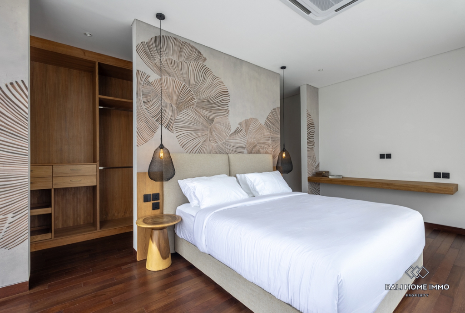 Stunning 5 Bedroom for Sale Leasehold in Bali Umalas view 12
