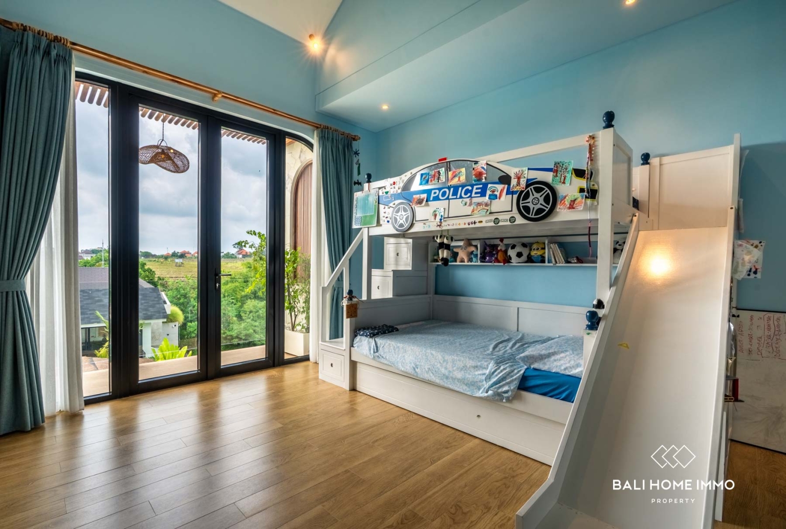 Stunning 5 Bedroom Smart Villa FOR SALE in CANGGU BALI view 16