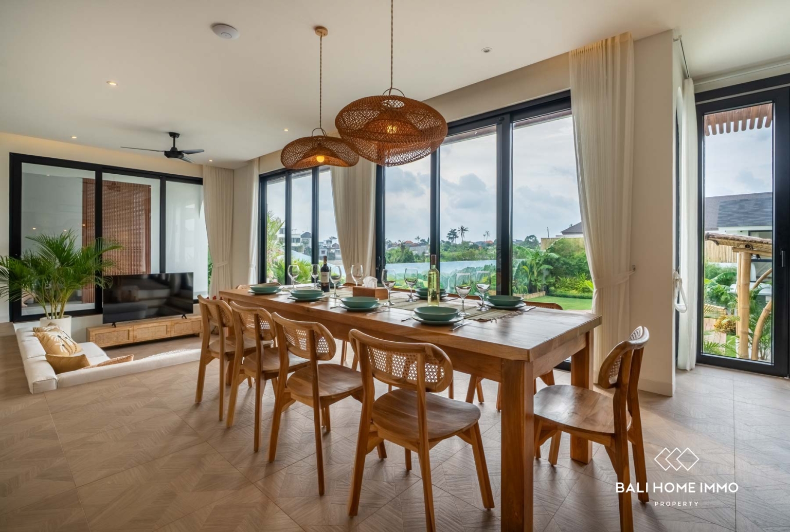 Stunning 5 Bedroom Smart Villa FOR SALE in CANGGU BALI view 5