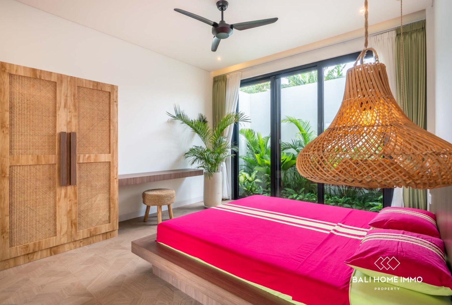 Stunning 5 Bedroom Smart Villa FOR SALE in CANGGU BALI view 11