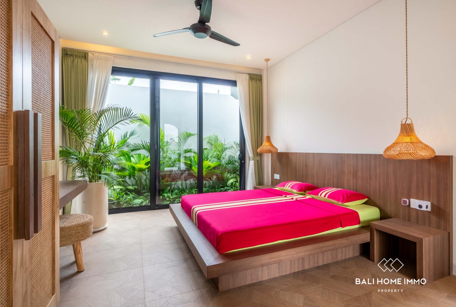 Stunning 5 Bedroom Smart Villa FOR SALE in CANGGU BALI view 10