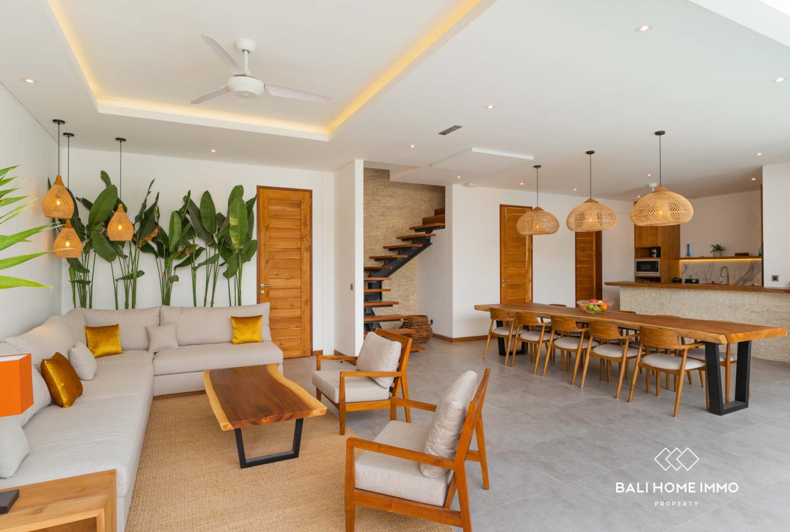 VILLA MEWAH 5 KAMAR UNTUK DIJUAL DENGAN STATUS LEASEHOLD DI BERAWA BALI view 3