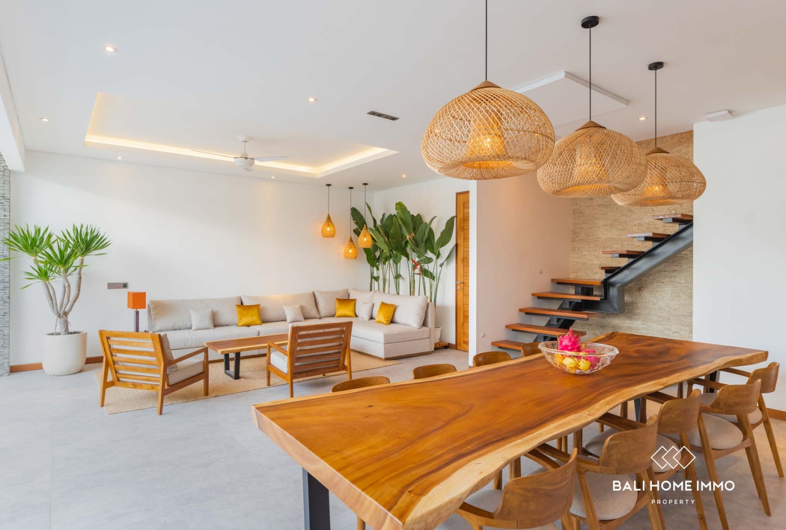 VILLA MEWAH 5 KAMAR UNTUK DIJUAL DENGAN STATUS LEASEHOLD DI BERAWA BALI view 5