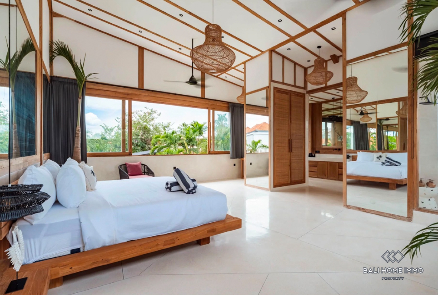 Stunning 5 Bedroom Villa for Sale and Rent in Bali Umalas view 12