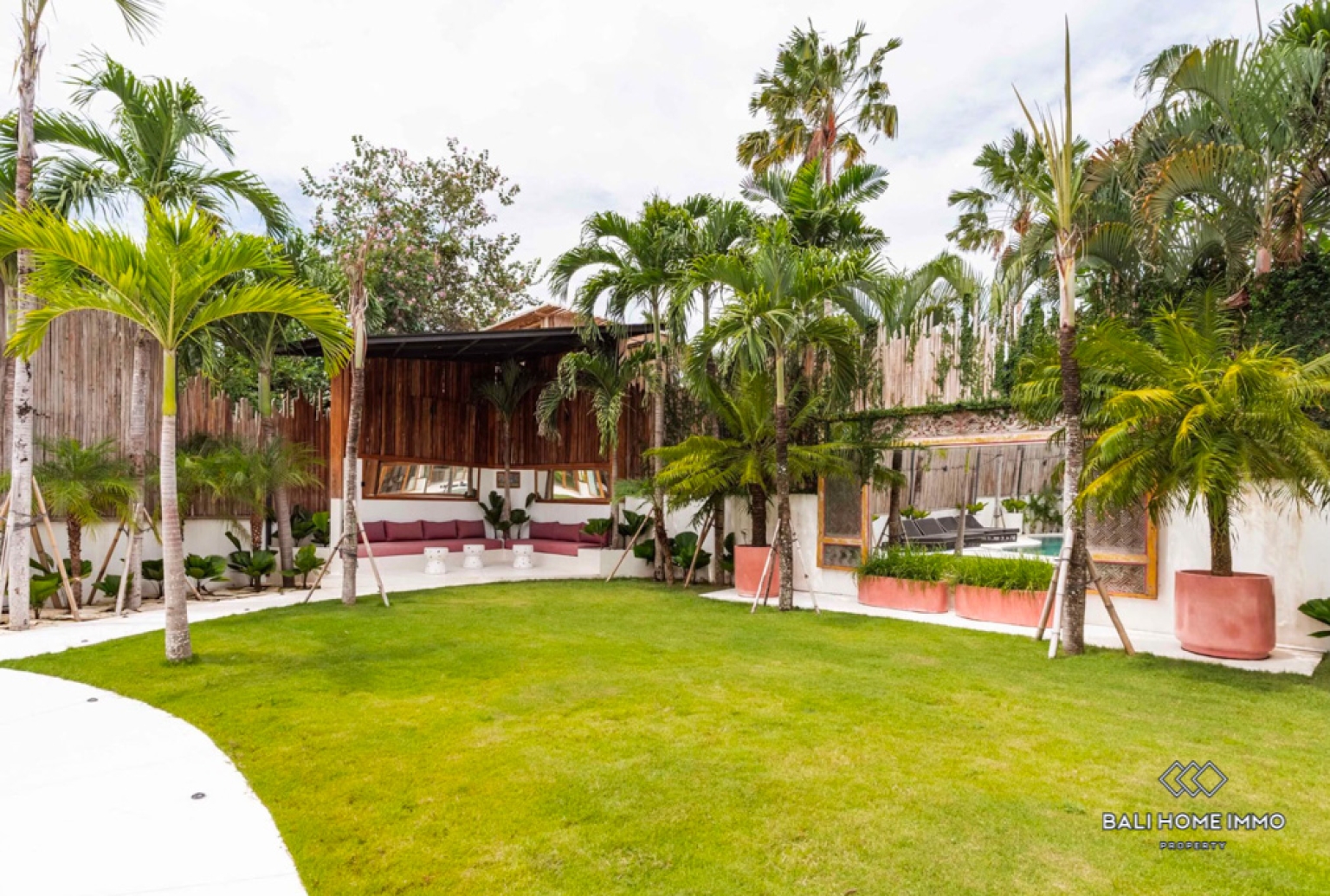 Stunning 5 Bedroom Villa for Sale and Rent in Bali Umalas view 24