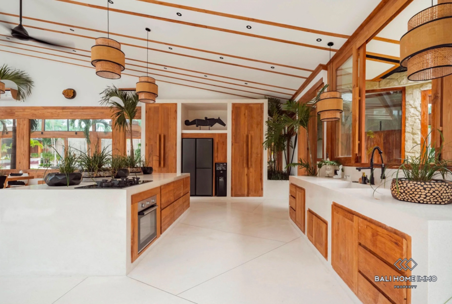 Stunning 5 Bedroom Villa for Sale and Rent in Bali Umalas view 10